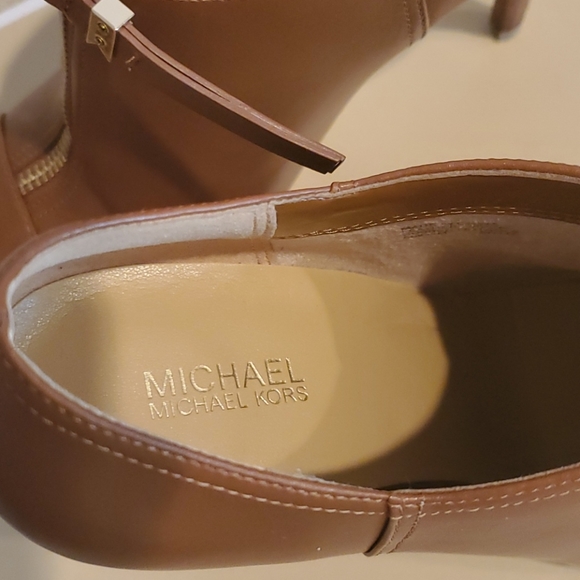 Michael Kors booties - Picture 5 of 7
